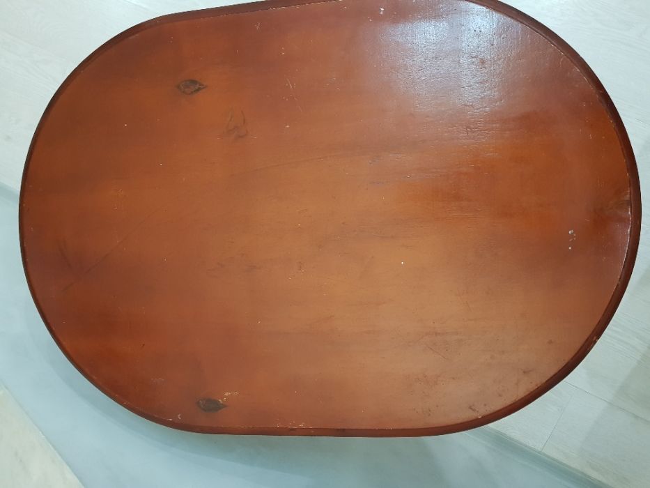 Резной столик ручной работы