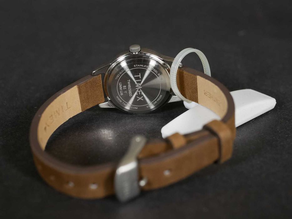Жіночий Timex Tw4B25600 Expedition Field із шкіряним ремінцем
