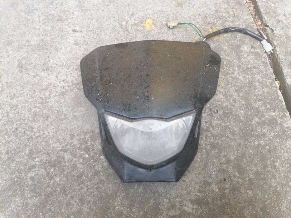 Обтекатель обтічник з фарою і проводкою