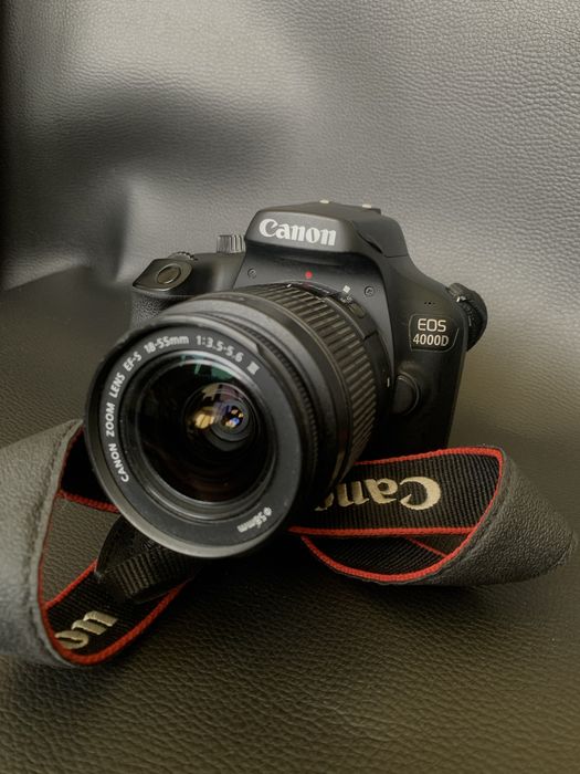 Дзеркальний Canon 4000D з сумкою та доп акб