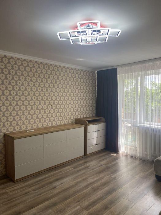 1к, цегляний будинок, Ближні Гречани