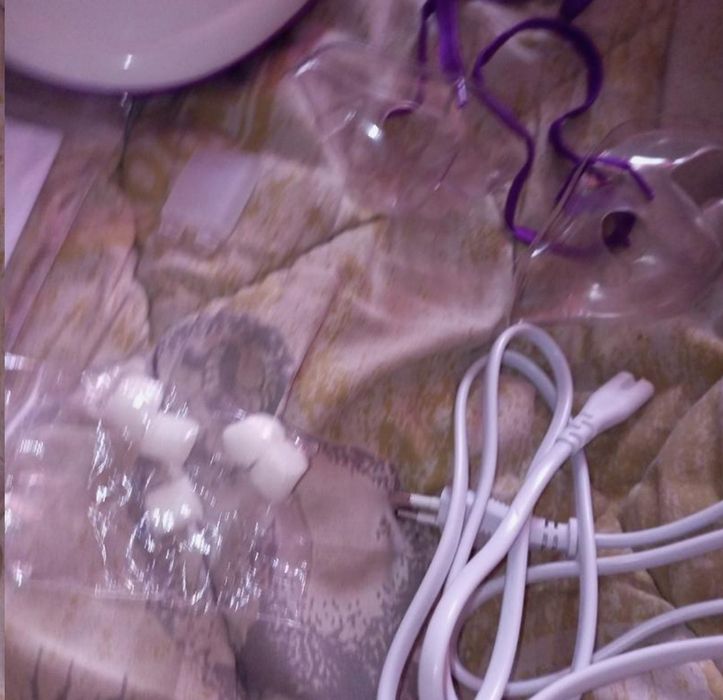 В наявності.Небулайзер компресорний + 2 шт небуломакс