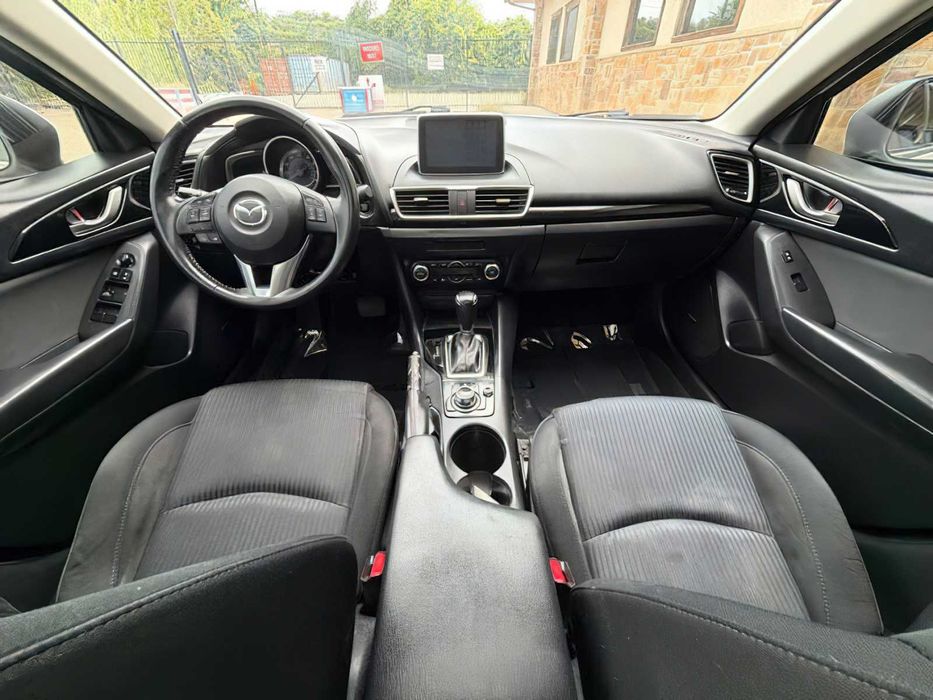 Mazda 3      2016
