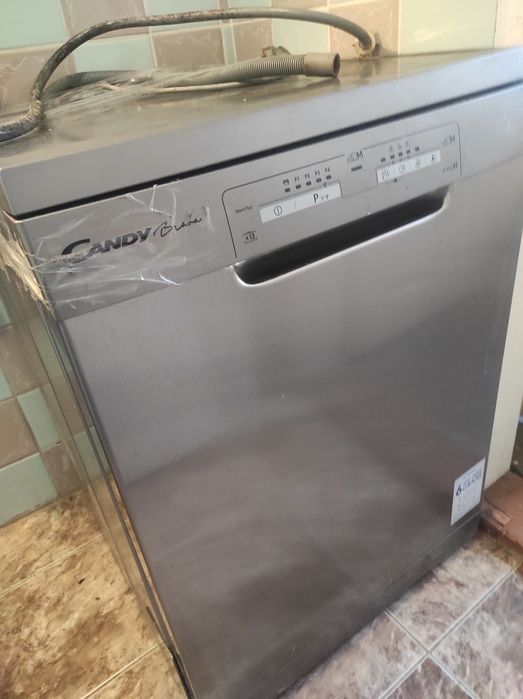 Продам посудомойну машину