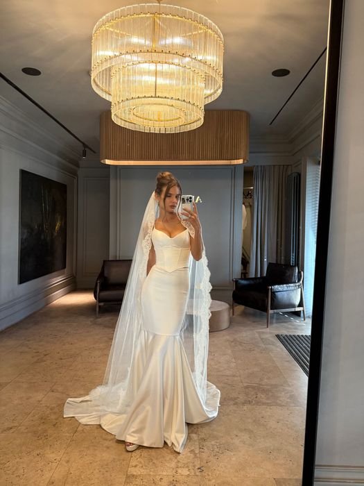 Сукня весільна біла рибка - s