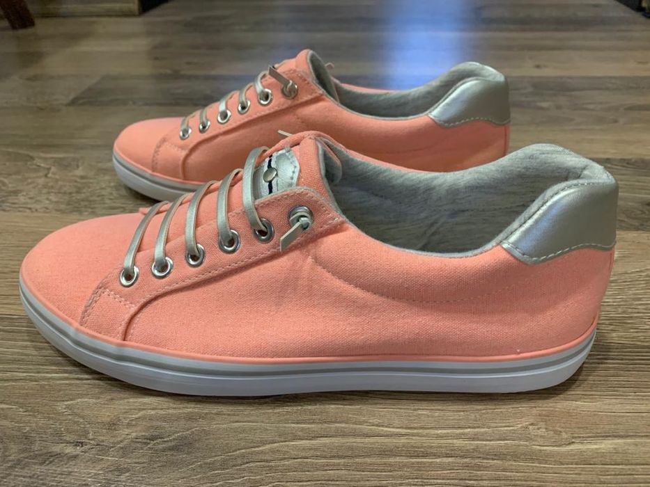 Жіночі кеди Graceland нові