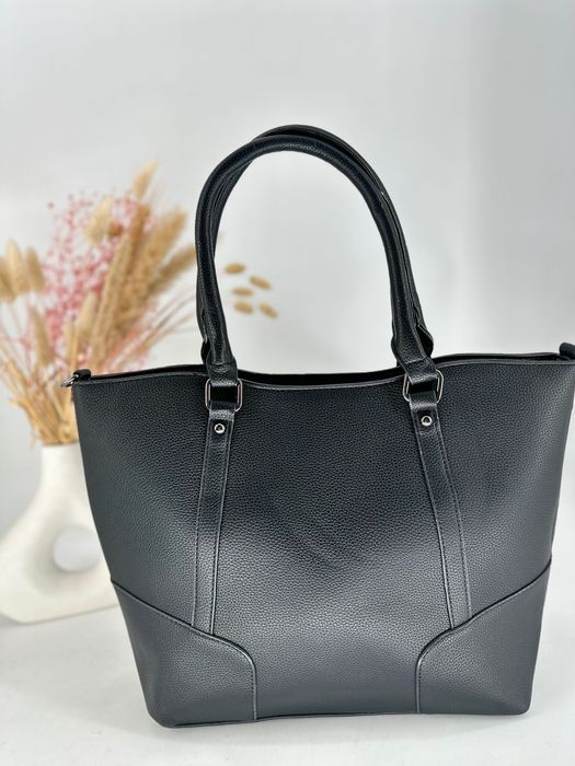 Torebka damska sztywna kuferek czarna a4