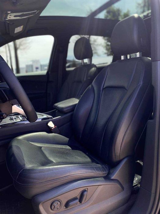 Audi Q7 2018 VIN WA1MAAF73JD047892 фото оголошення 12 з 24