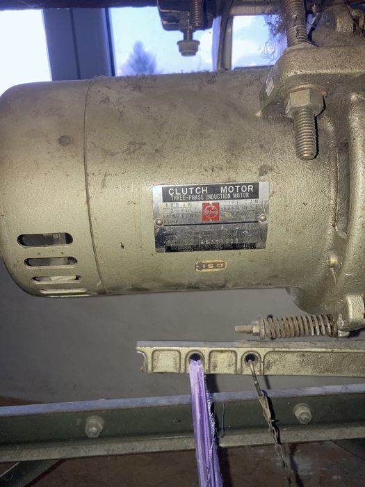 Maszyna do szycia overlock yamato dcz 403 stół