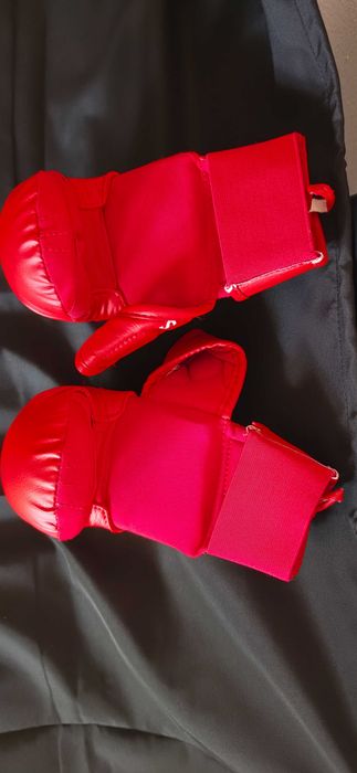 Luvas e caneleiras karate
