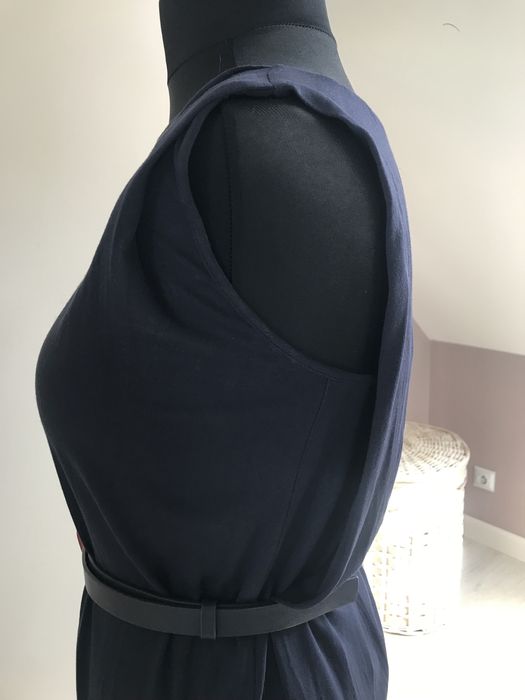 Solar granatowa sukienka zakladkami z tyłu 34 36