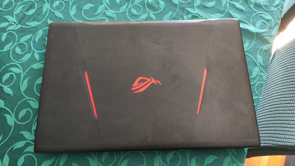 Portátil Asus ROG GL753V (para peças/reparação)