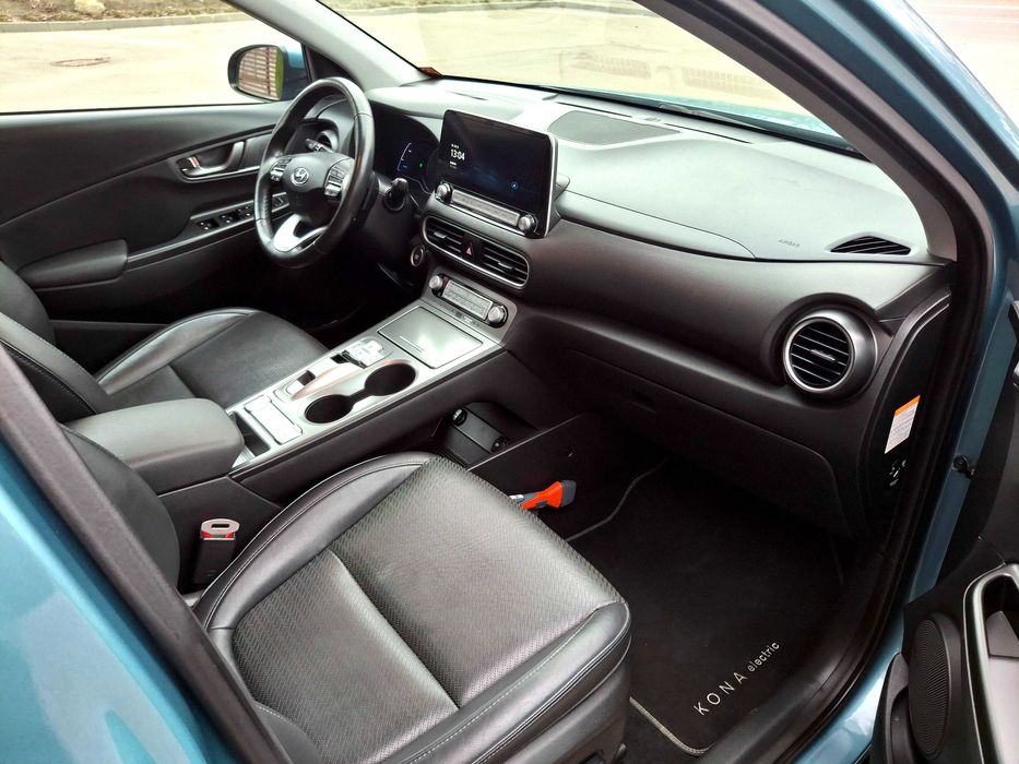 Hyundai Kona Electric. 64 kw.