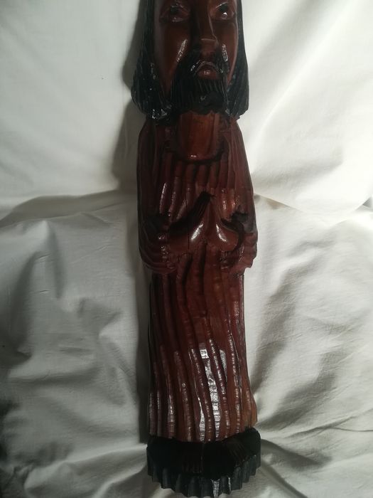 Estátua de Cristo em Madeira