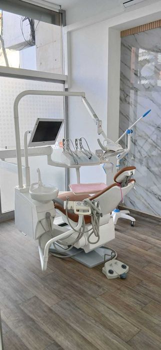 Clínica de medicina dentária premium em Cascais (Parede) | Trespasse | Em pleno funcionamento