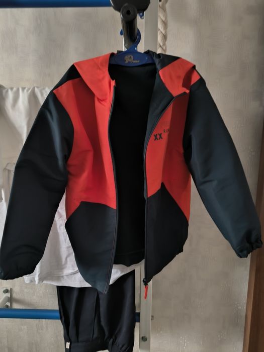 Новая Курточка на теплую весну рост 134