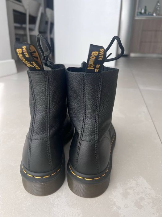 Оригінальні чобітки Dr. Martens