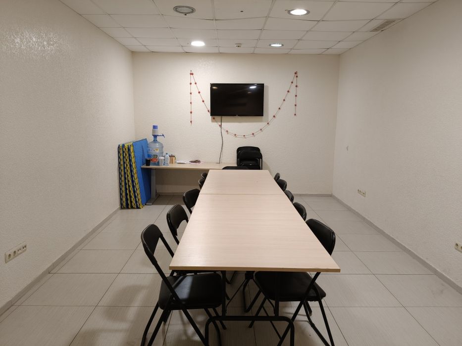 Приміщення зал почасово погодинно центр