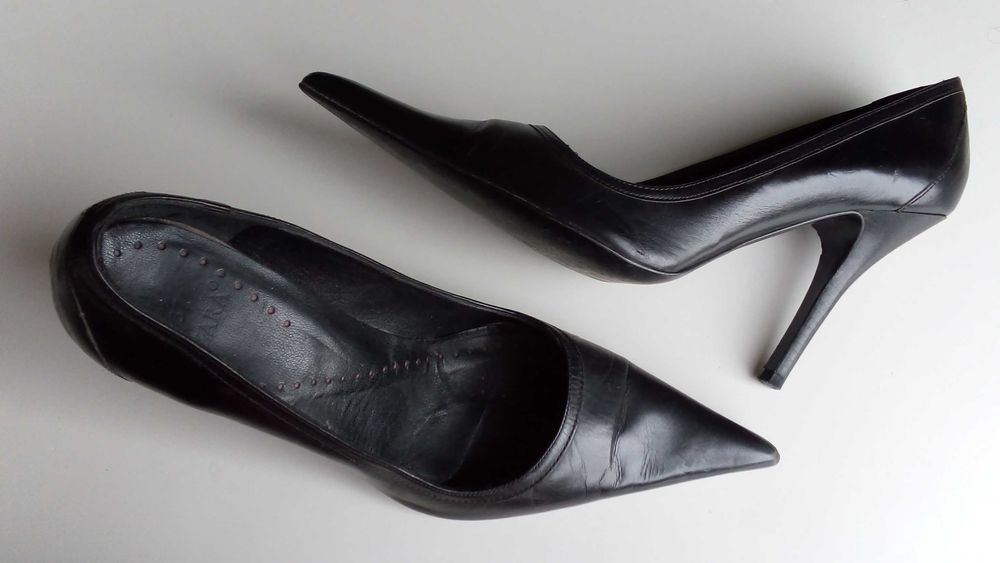 Calçado Senhora em Bom Estado. Vários Tamanhos na Descrição. Ver Fotos