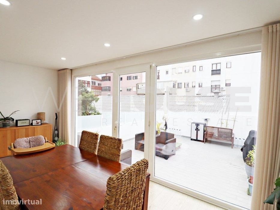 Apartamento T2 +1Centro BARREIRO com Terraço de 34m2 e Excelentes Á... — Barreiro E Lavradio, Setúbal