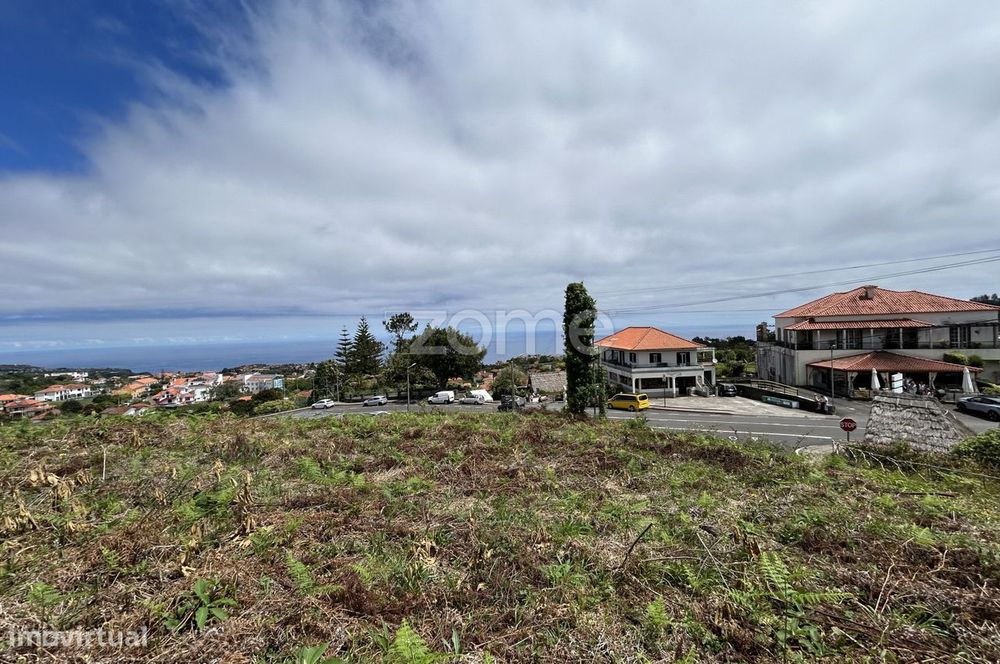 Terreno Urbanizável área de 1.570 m² - no centro de Santana