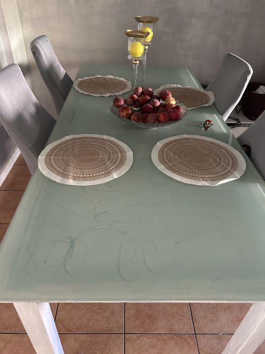 Mesa em vidro , com 2 m