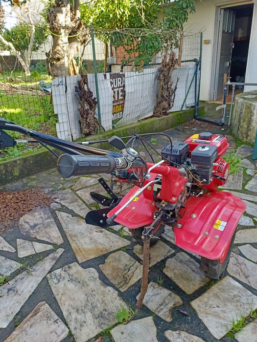 Motoenxada vermelha 7cv