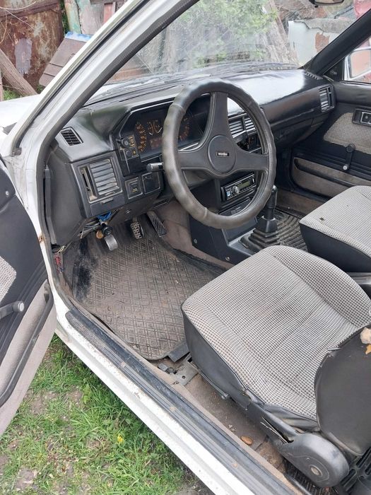 Мазда 323 Mazda автомобиль