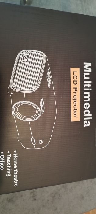 Projector LED com  TV box android 12,  4 GB/32 GB CINEMA  e iptv casa