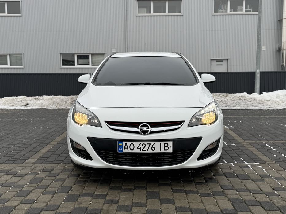Opel Astra 2013 рік 1.7 Дизель Механіка 6 ступка