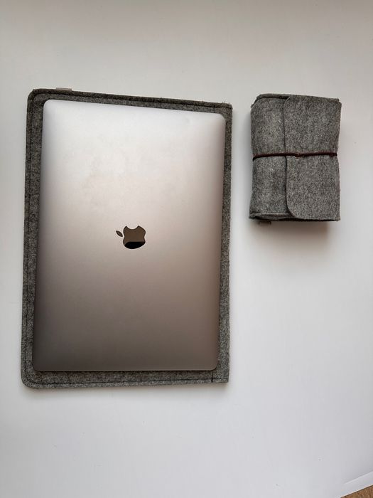 Futeral do Macbook Pro 15 slim filcowy szary z kiszeniami etui