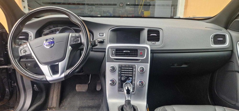 VOLVO V60 2018 2.0 150cv