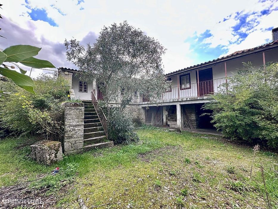 Moradia T5 para venda