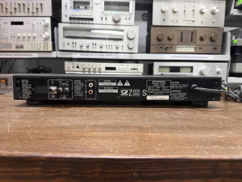 Tuner radiowy Pioneer F-551 Audio Room