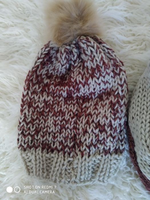 Conjuntos de gola e gorro, trabalho feito á mão