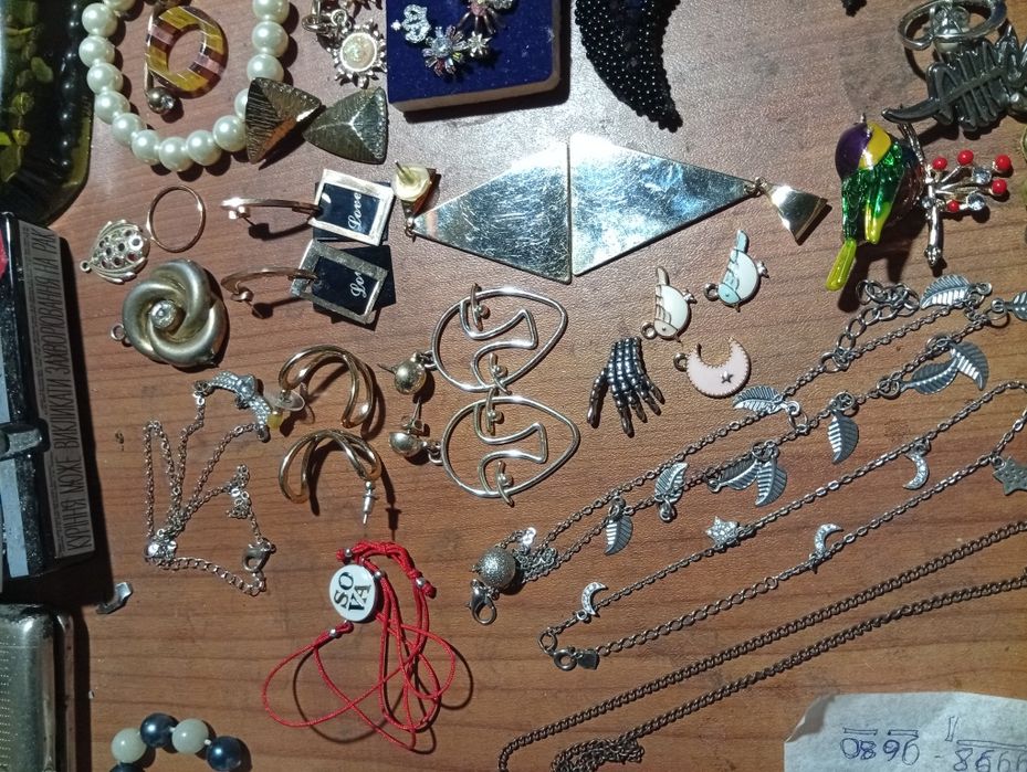 продам бижутерию
