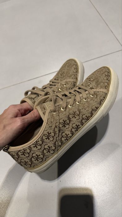 Кеды  кроссовки Guess 25стелька