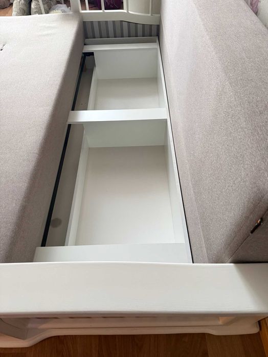 Диван Цезар Константа