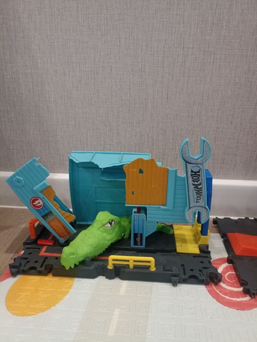 Треки hot wheels,ігрові набори