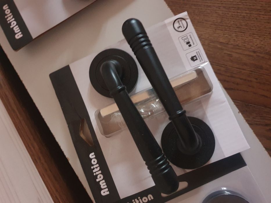 Klamki rustykalne czarne z rozetą