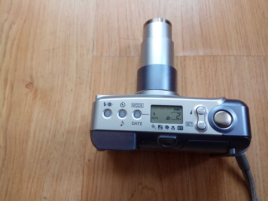 В ідеалі чудовий плівковий фотоапарат CANON Prima Super 130U