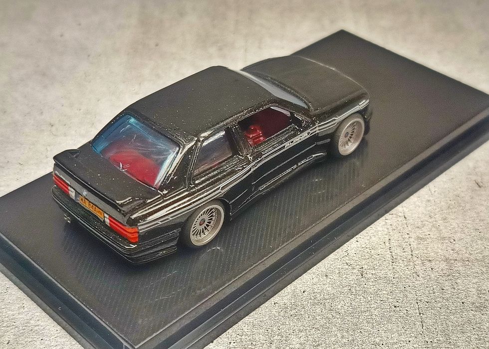 Model BMW M3 E30 Alpina B6 Hot Wheels