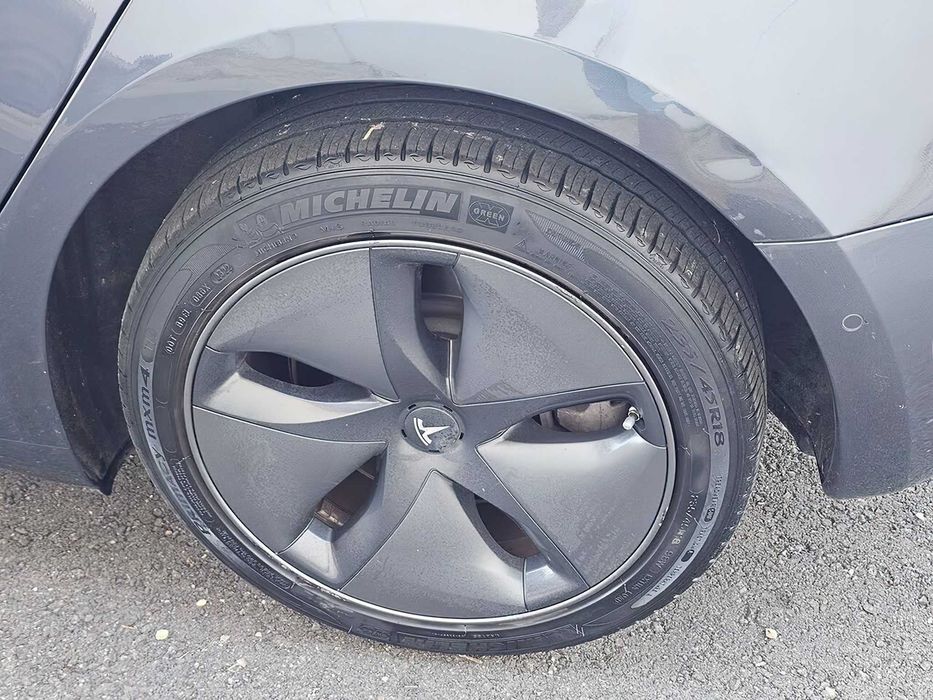 Tesla Model 3 Long Range      2019
