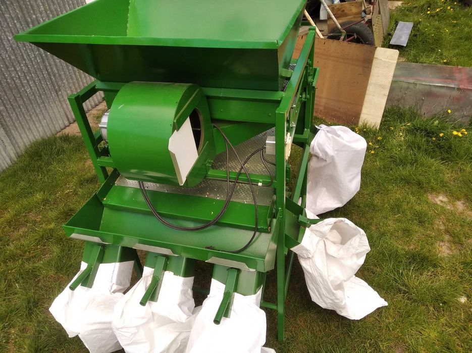 wialnia, młynek, przesiewacz do zboża.