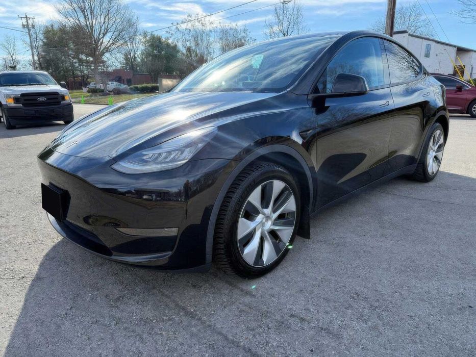 Tesla Model Y Long Range      2021