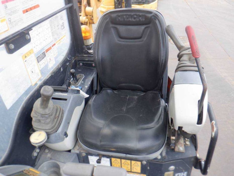 Гусеничний екскаватор HITACHI ZX20UR-5A