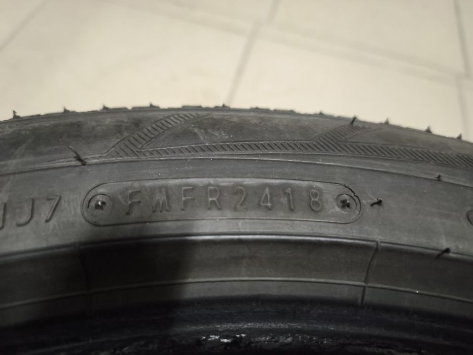 Зимові шини 225/45 R18 Falken