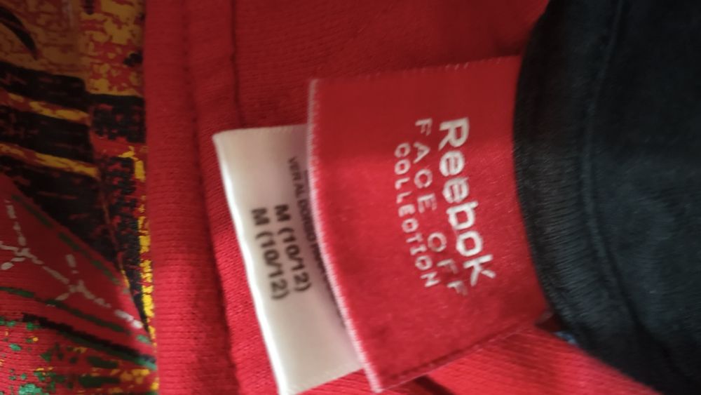 Bluza Reebok rozmiar 10 12 lat  Materiał 80 % bawełny 20% poliestru stan dobry
