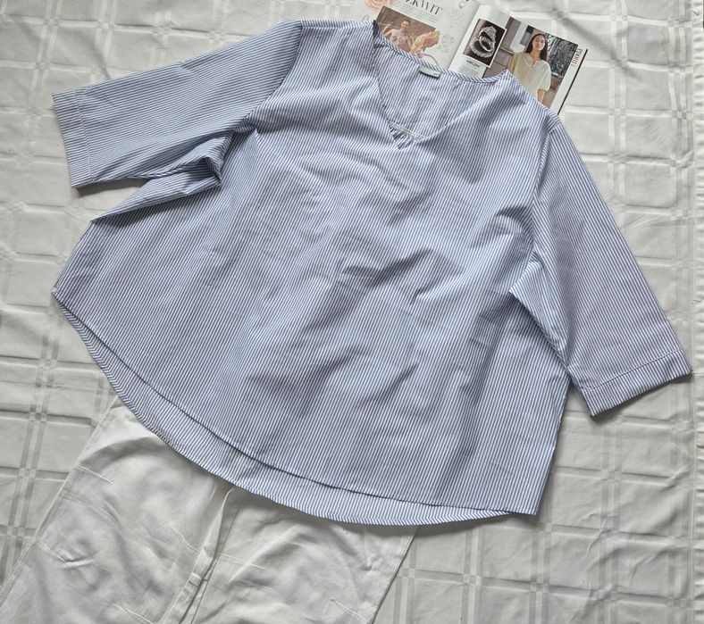 Viralowa bkuzka damska w paski marki Laura Torelli oversize rozmiar 56/58