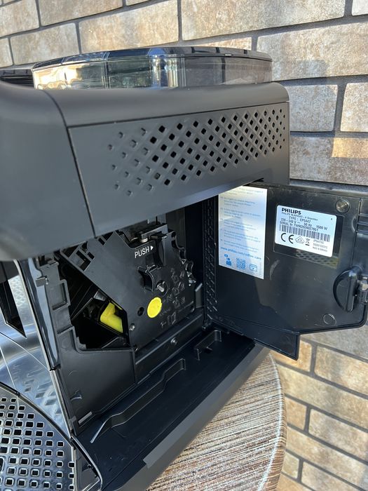 Кофемашина  PHILIPS EP5447